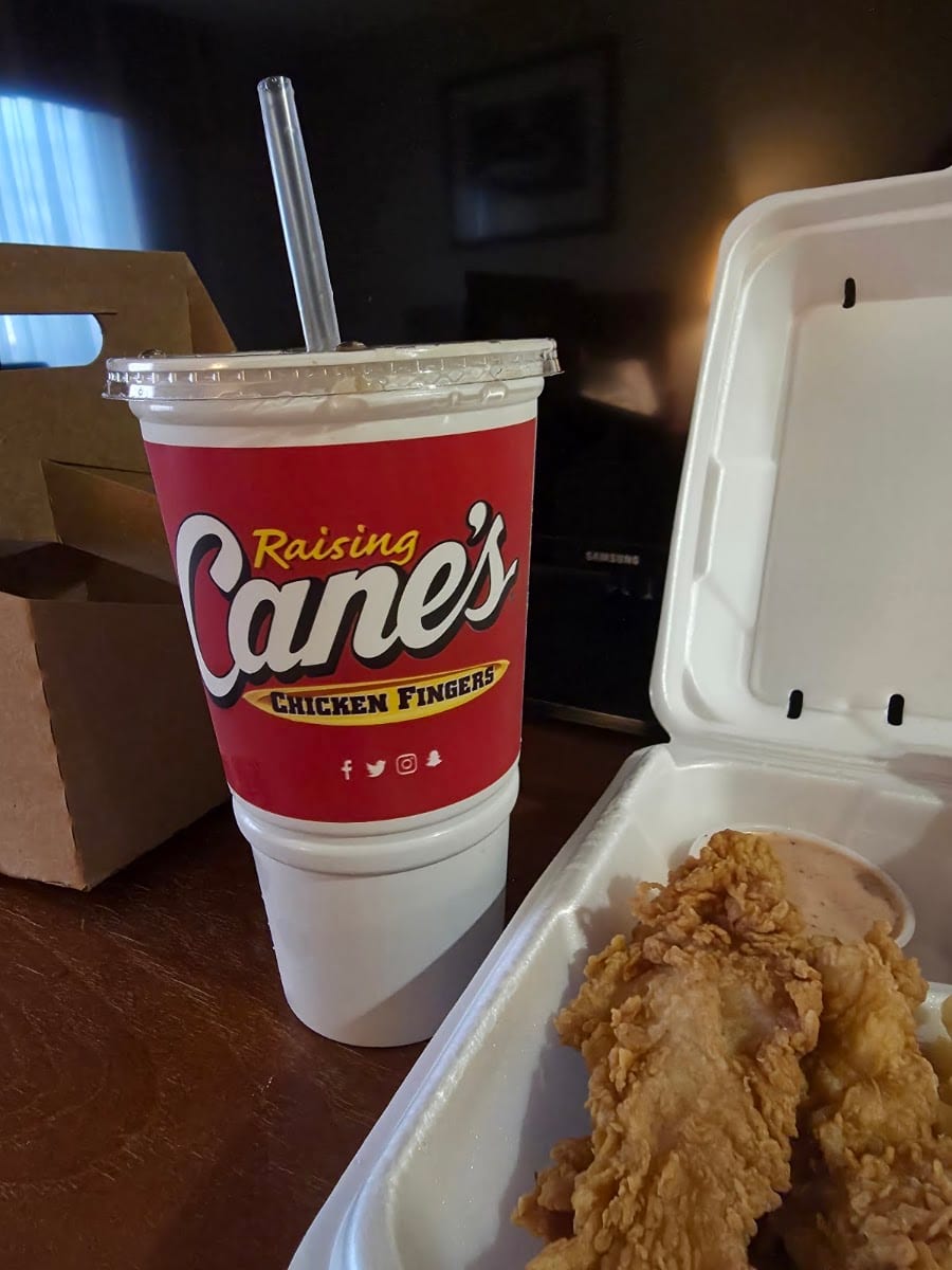 Raising Cane's Chicken Fingers, photo 4