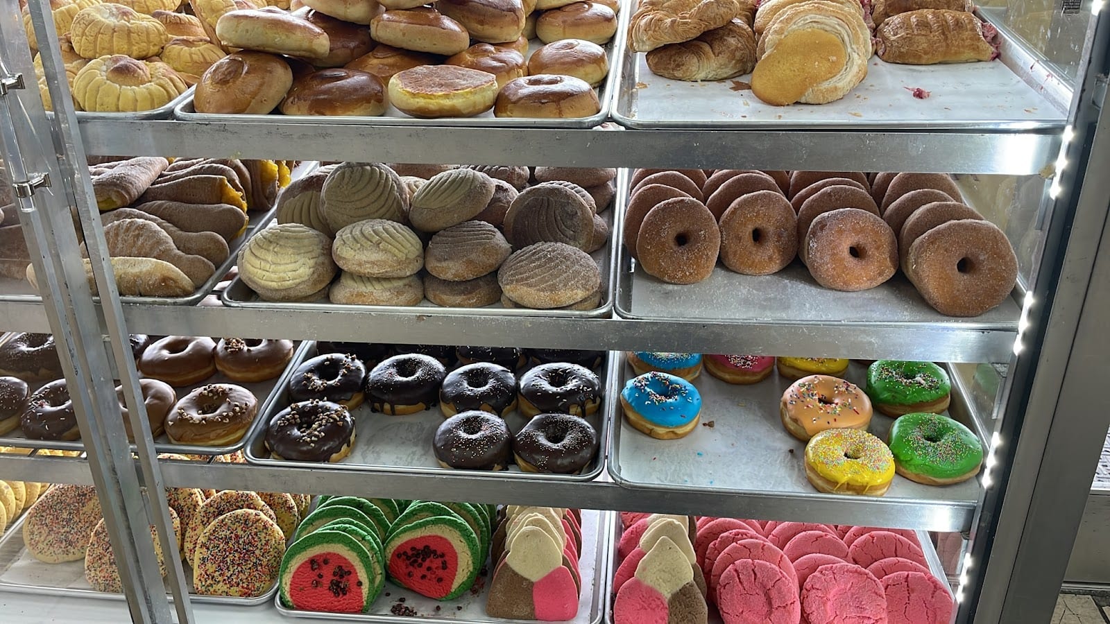 Panaderia Flores Rose Park, photo 3