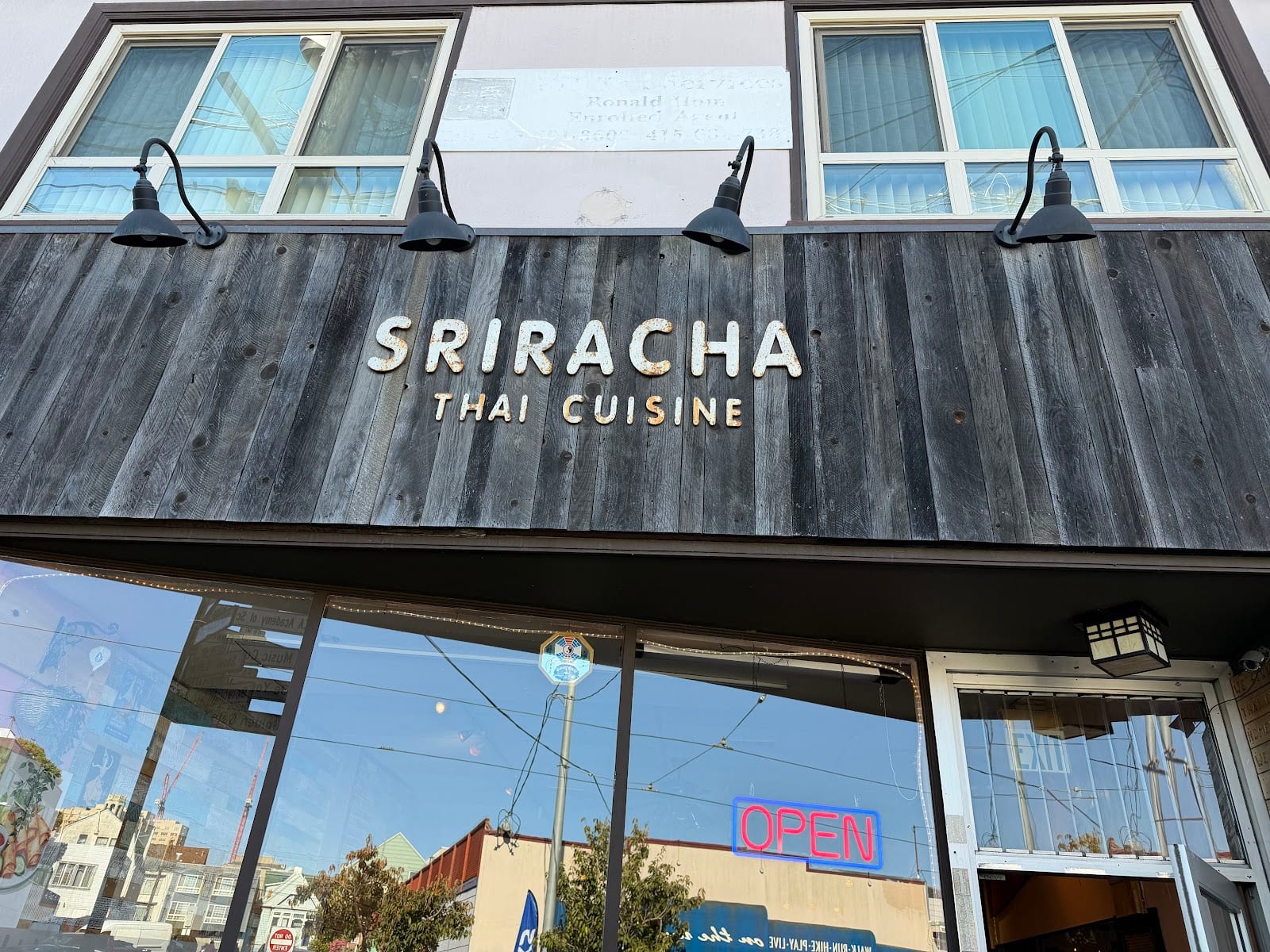 Sriracha Thai Cuisine