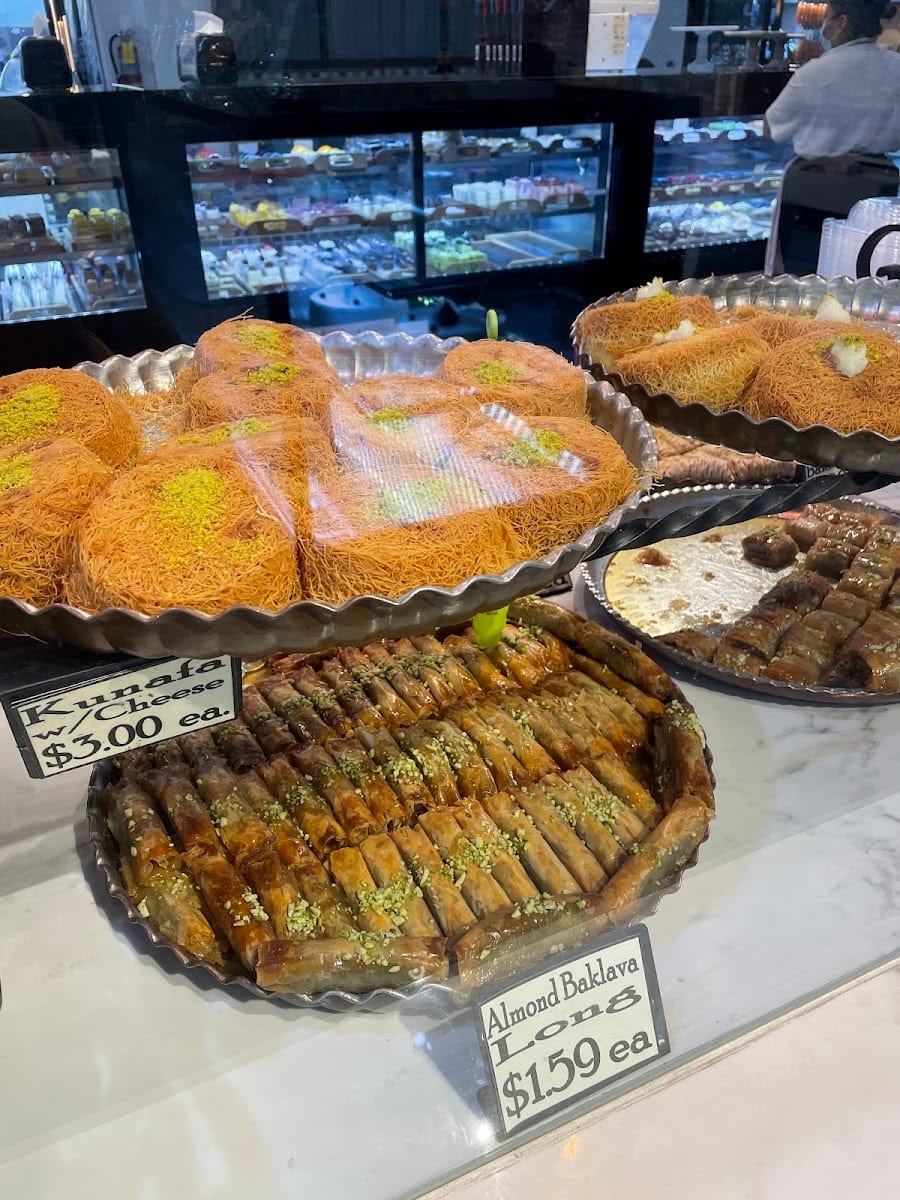 Farmhers Cafe & Bakery