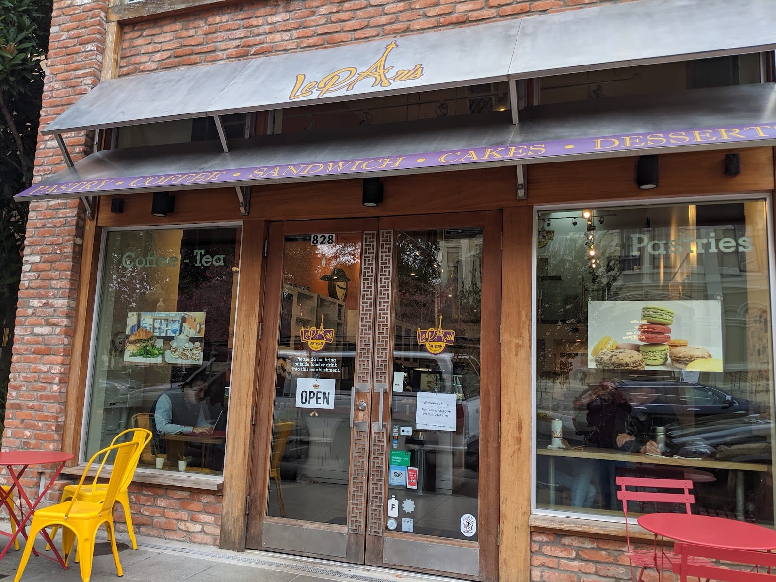 Le Paris Artisan & Gourmet Cafe