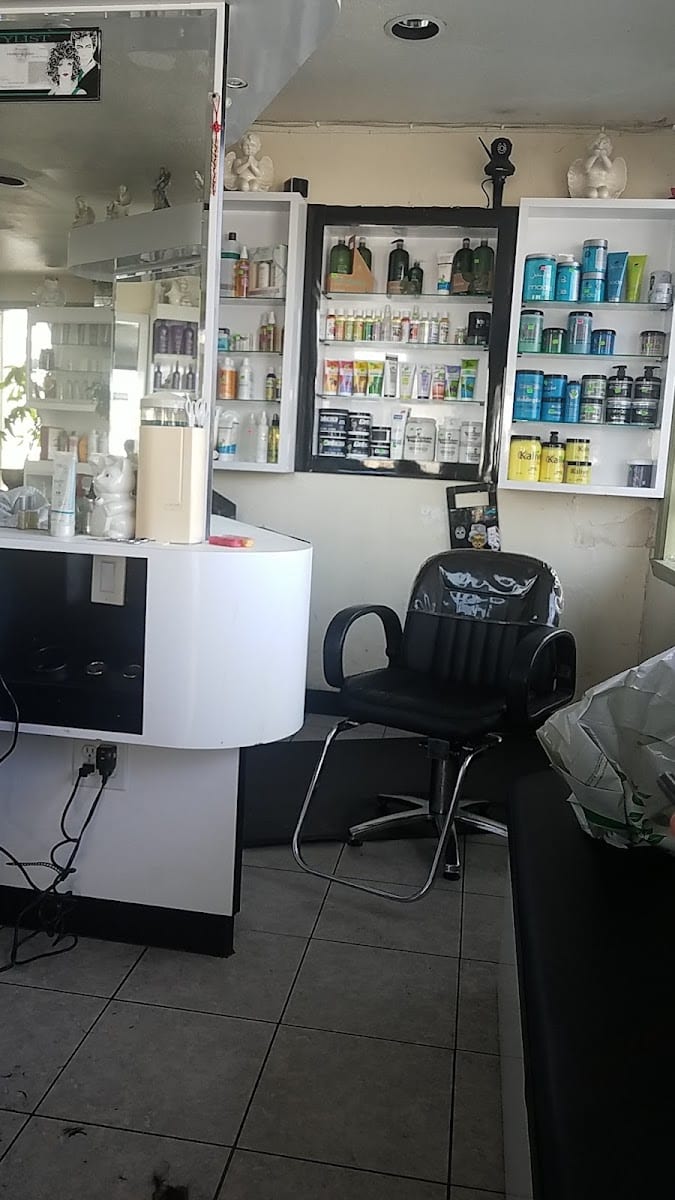 Sara's Unisex Beauty Salon