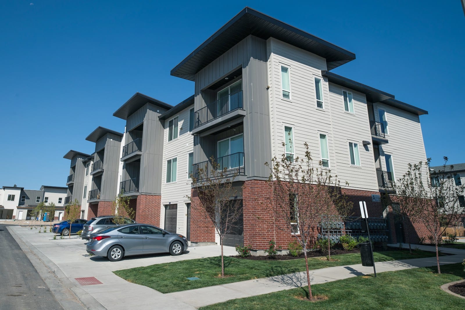 Foothill Lofts Apartments & Townhomes, photo 2