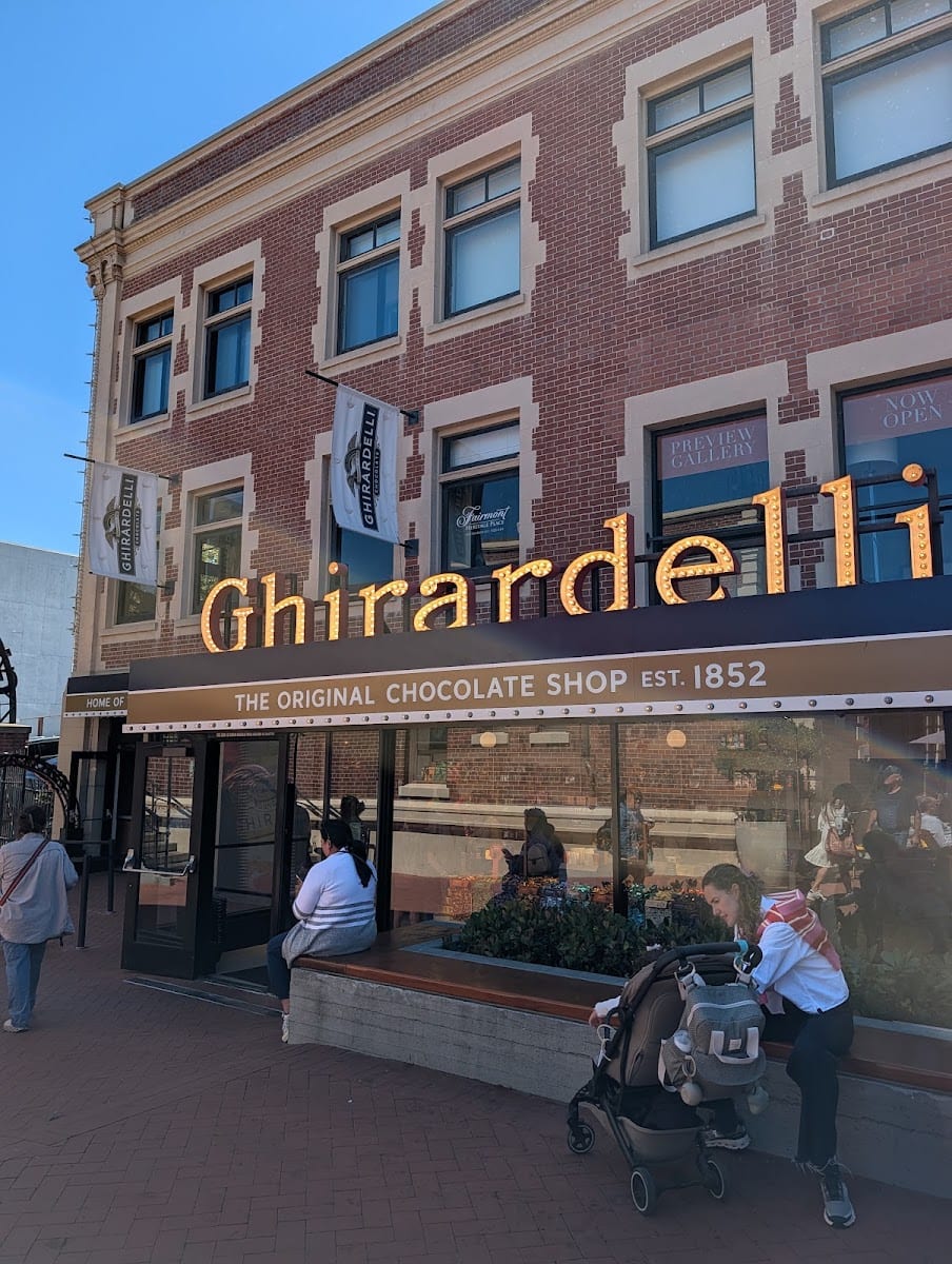 Ghirardelli Ice Cream & Chocolate Shop