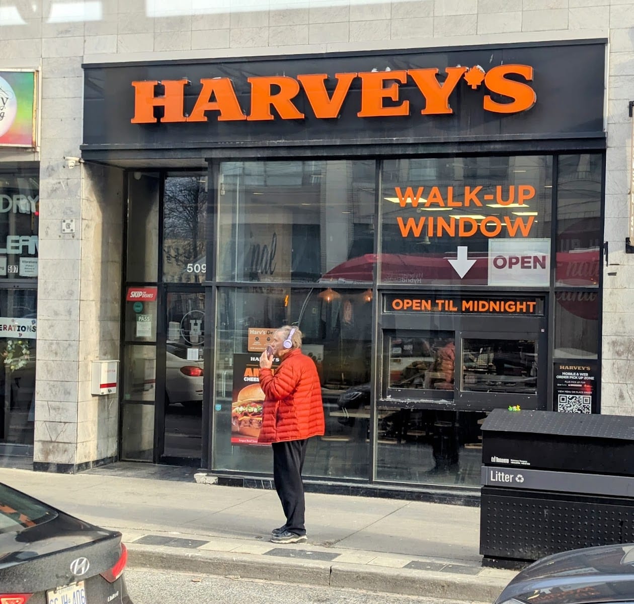 Harvey's, photo 2