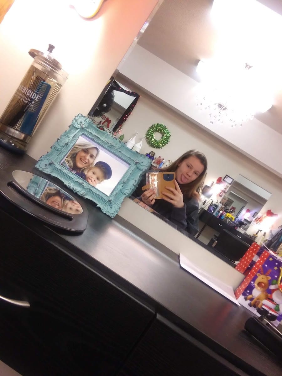 Holmes Hair Studio, photo 2