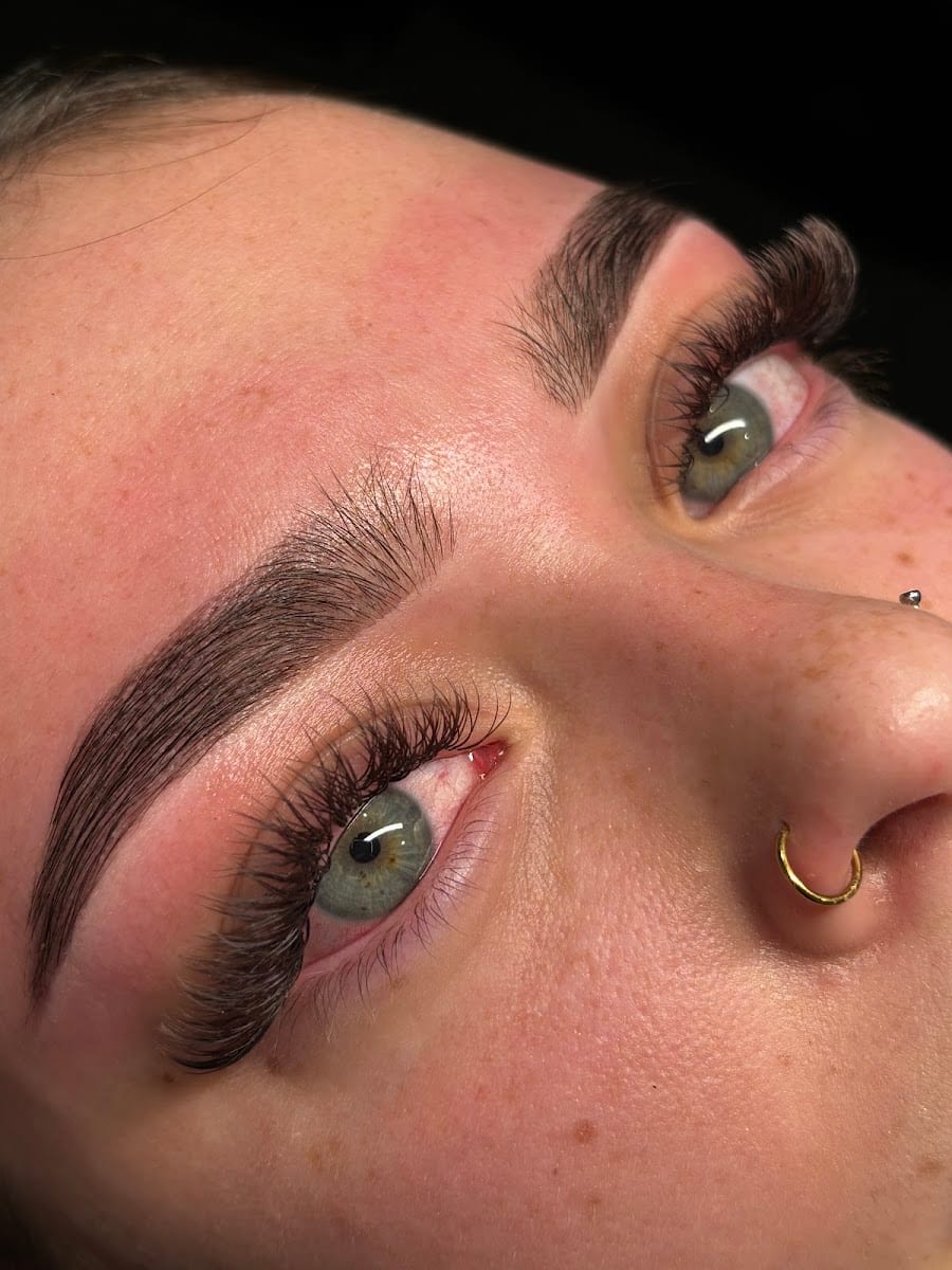 Angeliclashesandbrows, photo 3