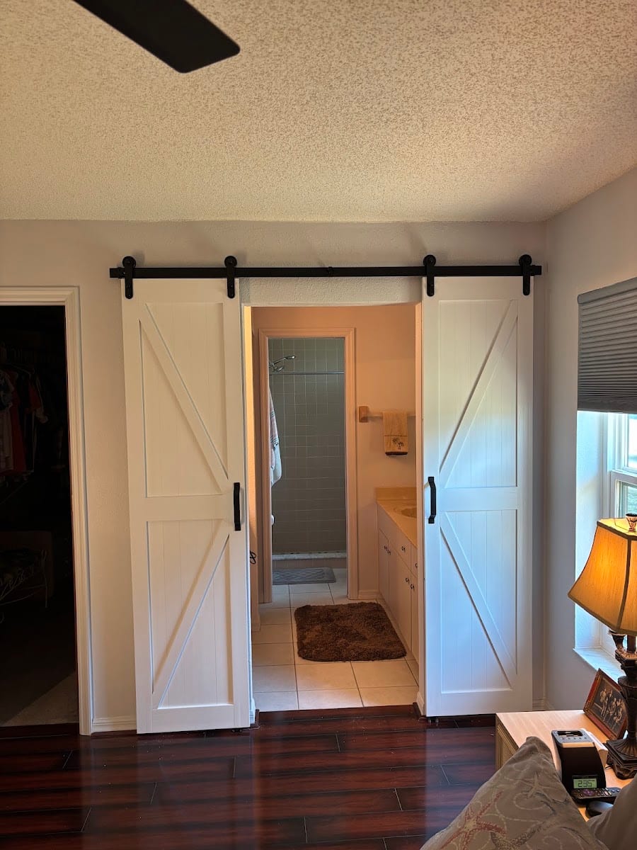 Overqualified Handyman, photo 3