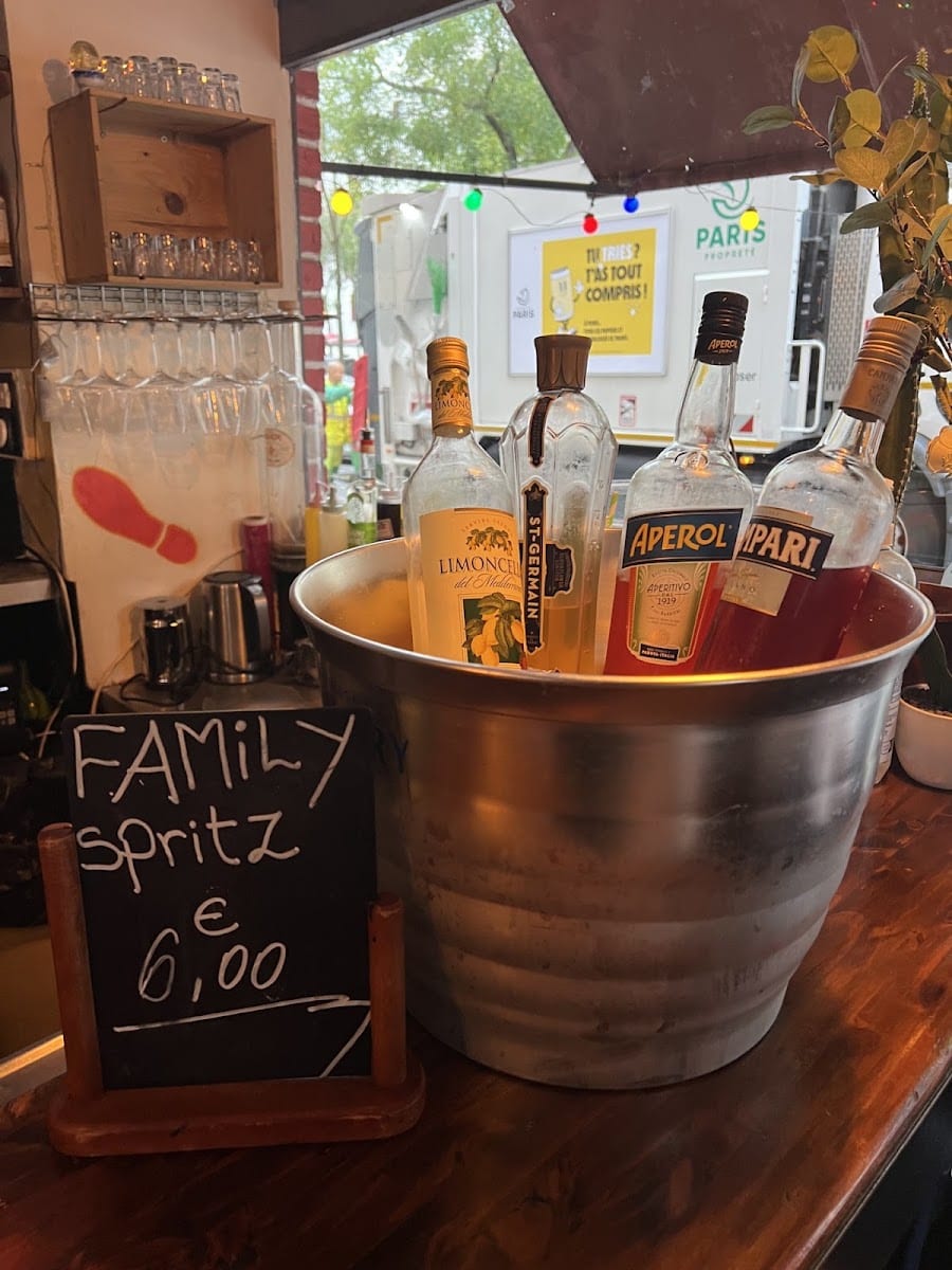 Bar bistro le 111