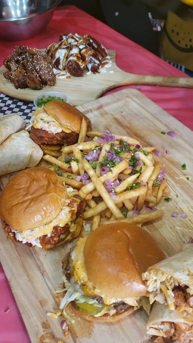 Chicken N' Dough Express, photo 3