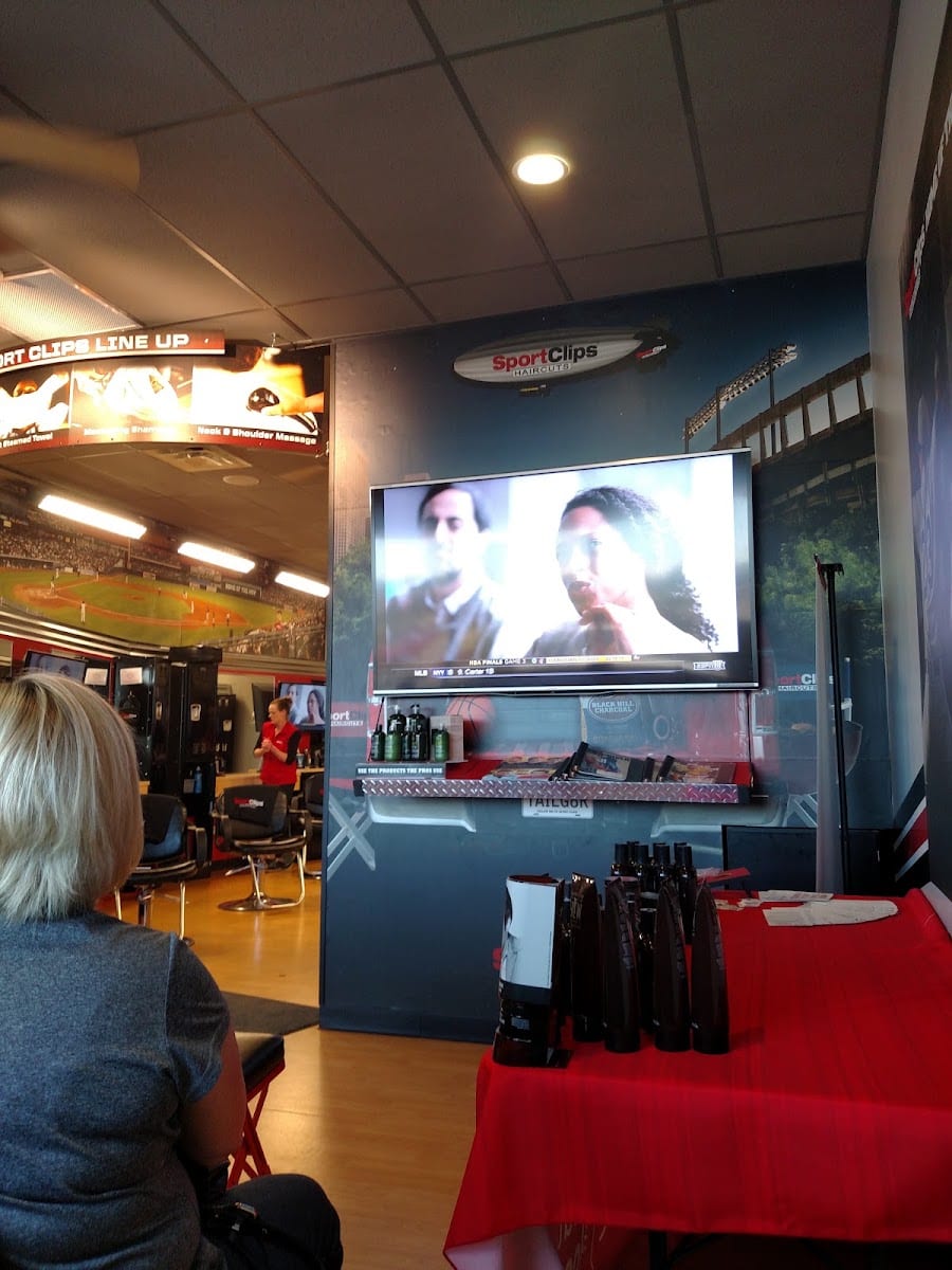 Sport Clips Haircuts of Mountain Plaza, photo 4