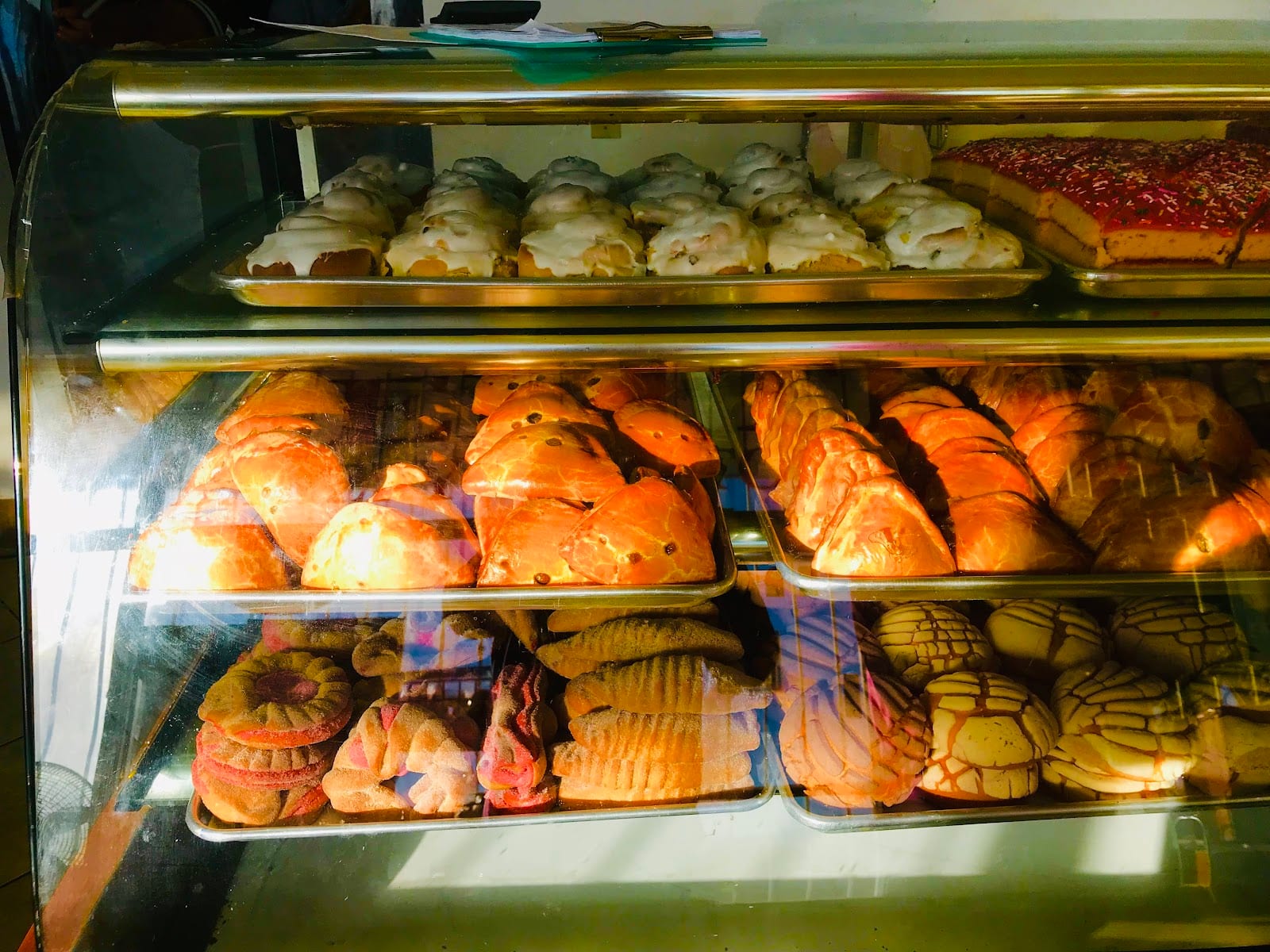 El Triunfo Bakery, photo 3