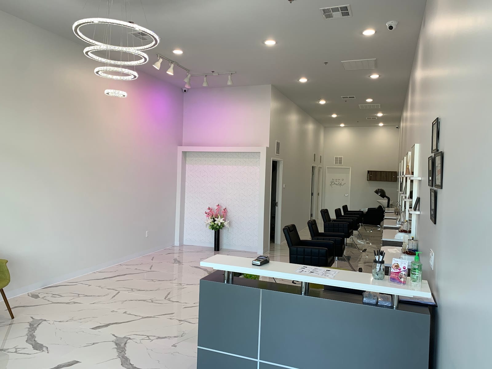 Lawish Beauty Salon