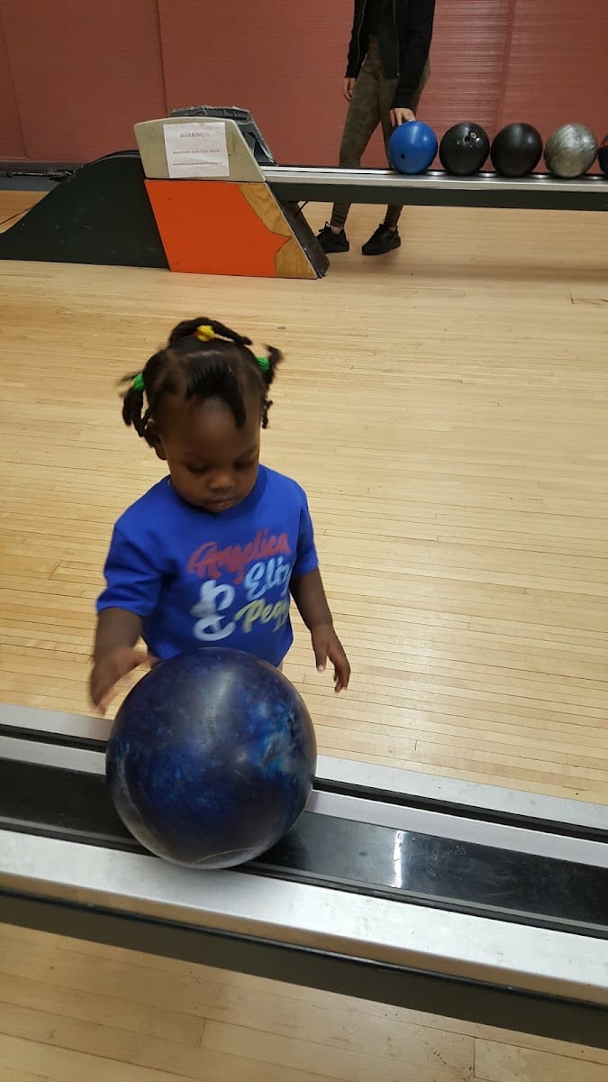 L&M Lanes, photo 4