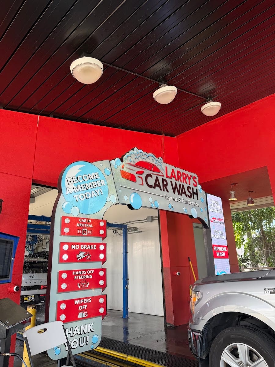 Larry's Car Wash SRQ, photo 3