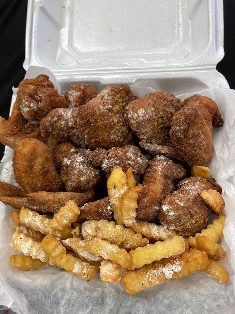 Chicago Wings & Things, photo 3