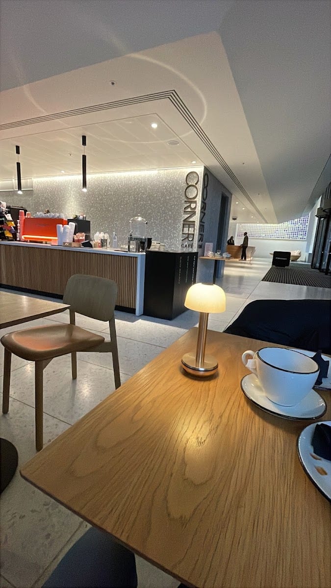 Corner Café