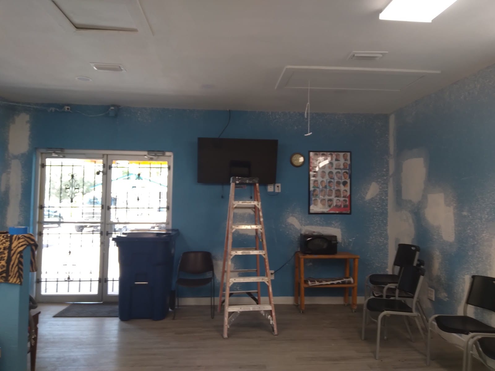 Cole's Barber & Beauty Shop