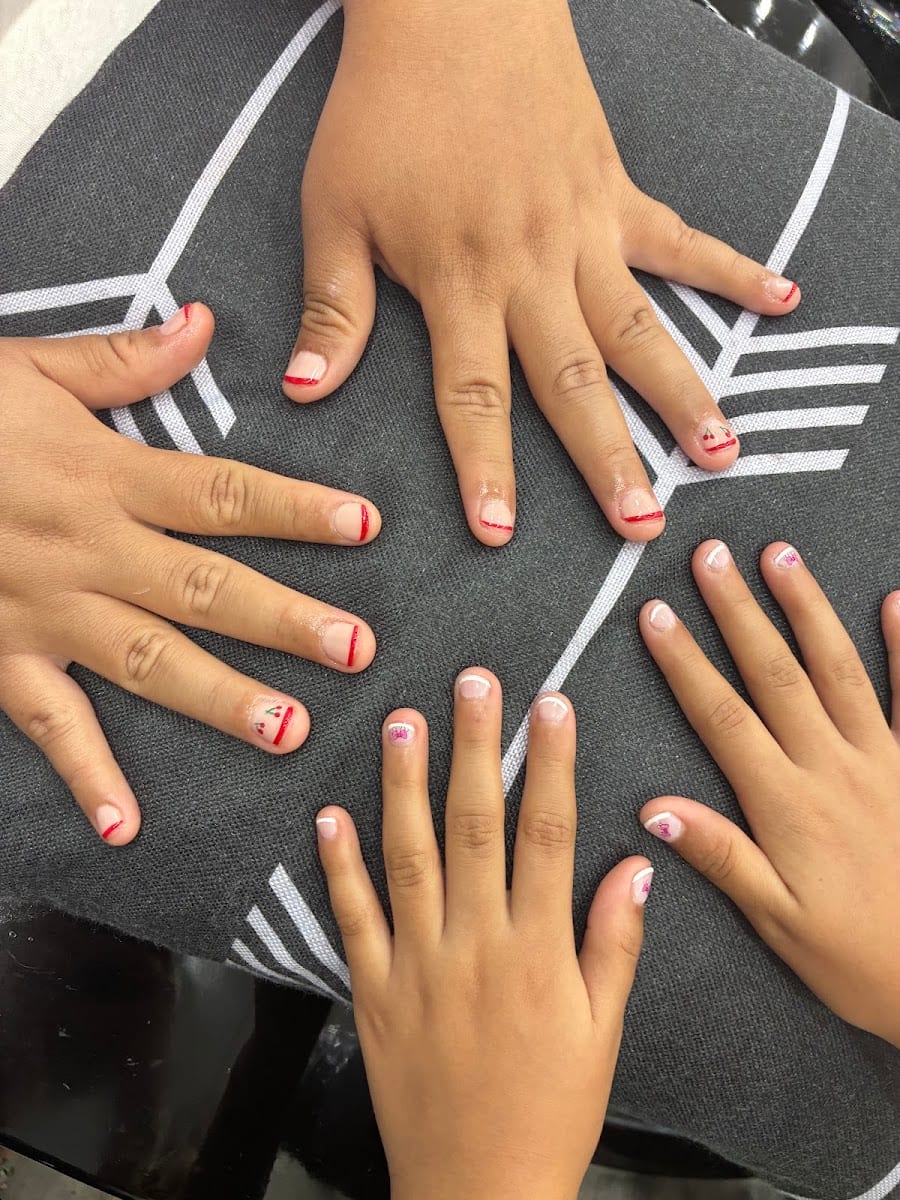 Nails blossom, photo 3