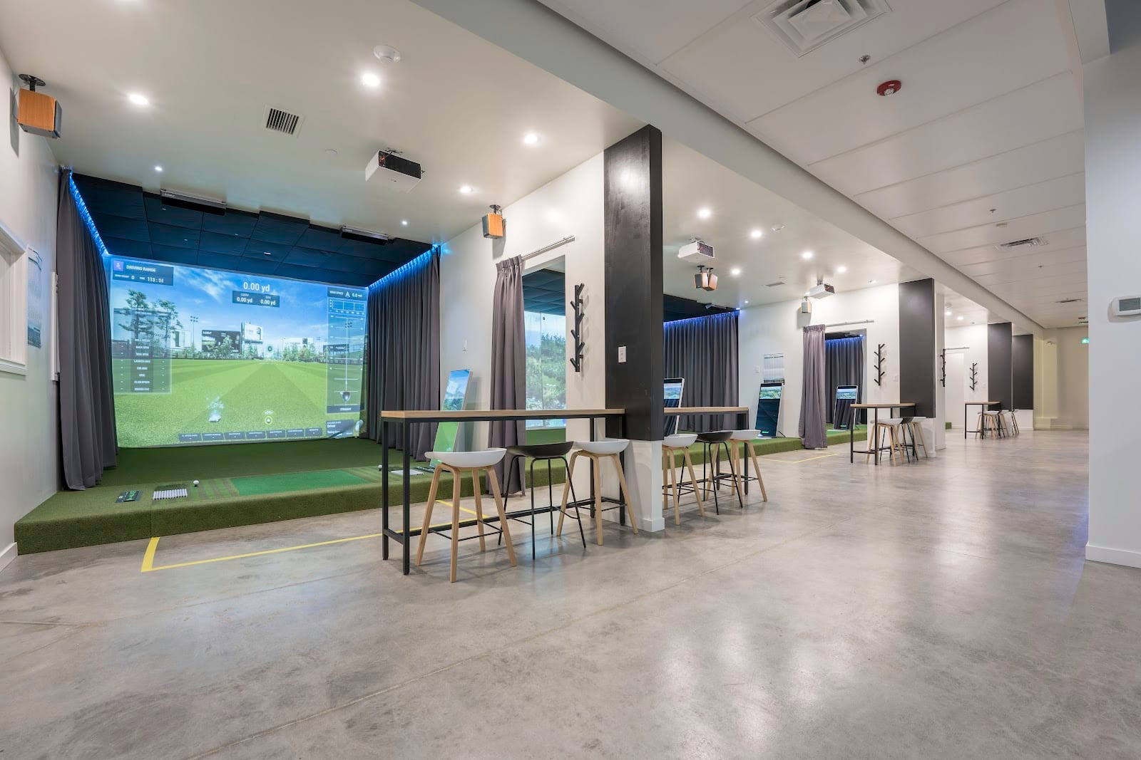 The Golf Stadium/ Dabang Coffee