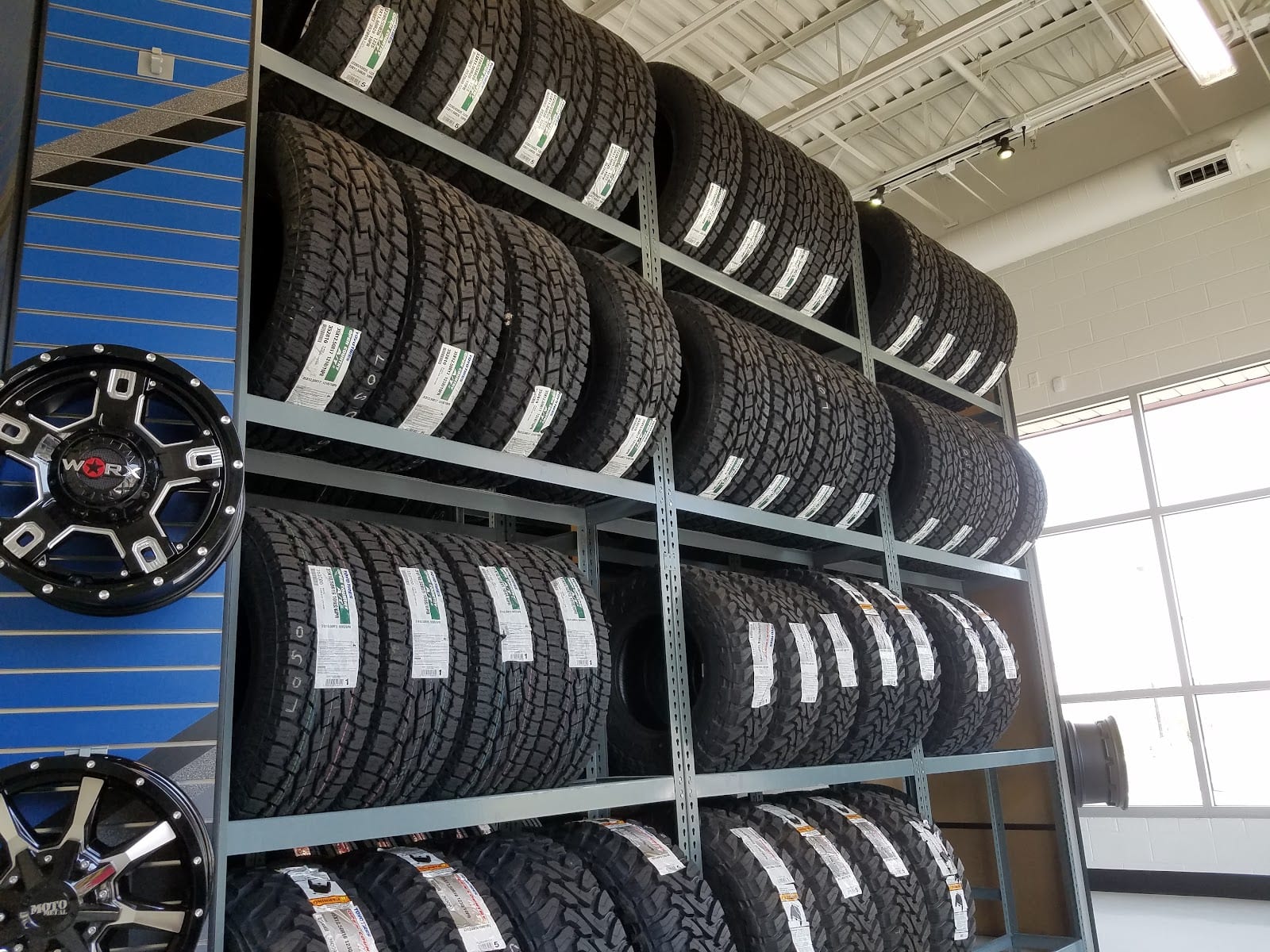 Les Schwab Tire Center