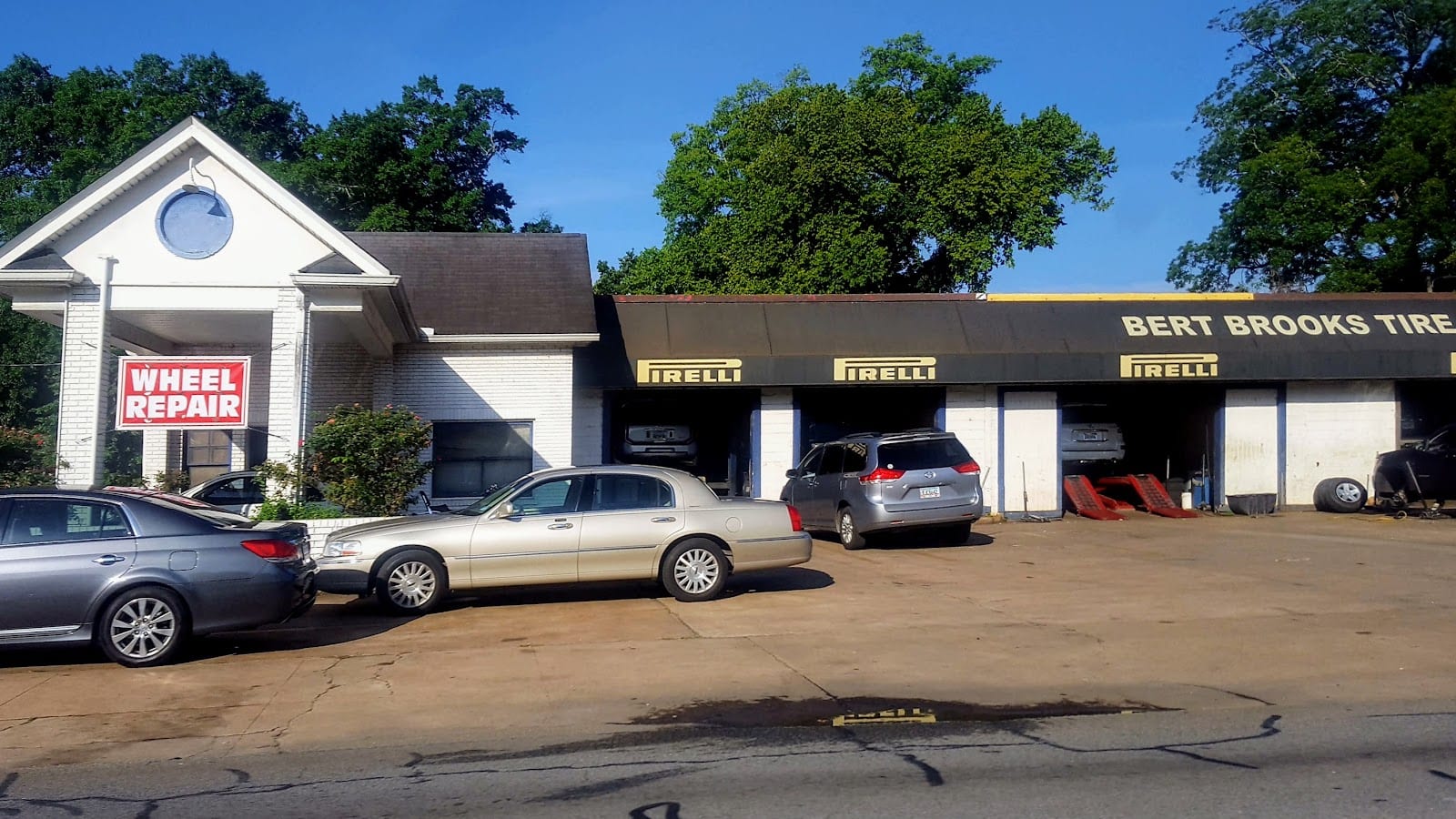 Bert Brooks Tire, photo 2