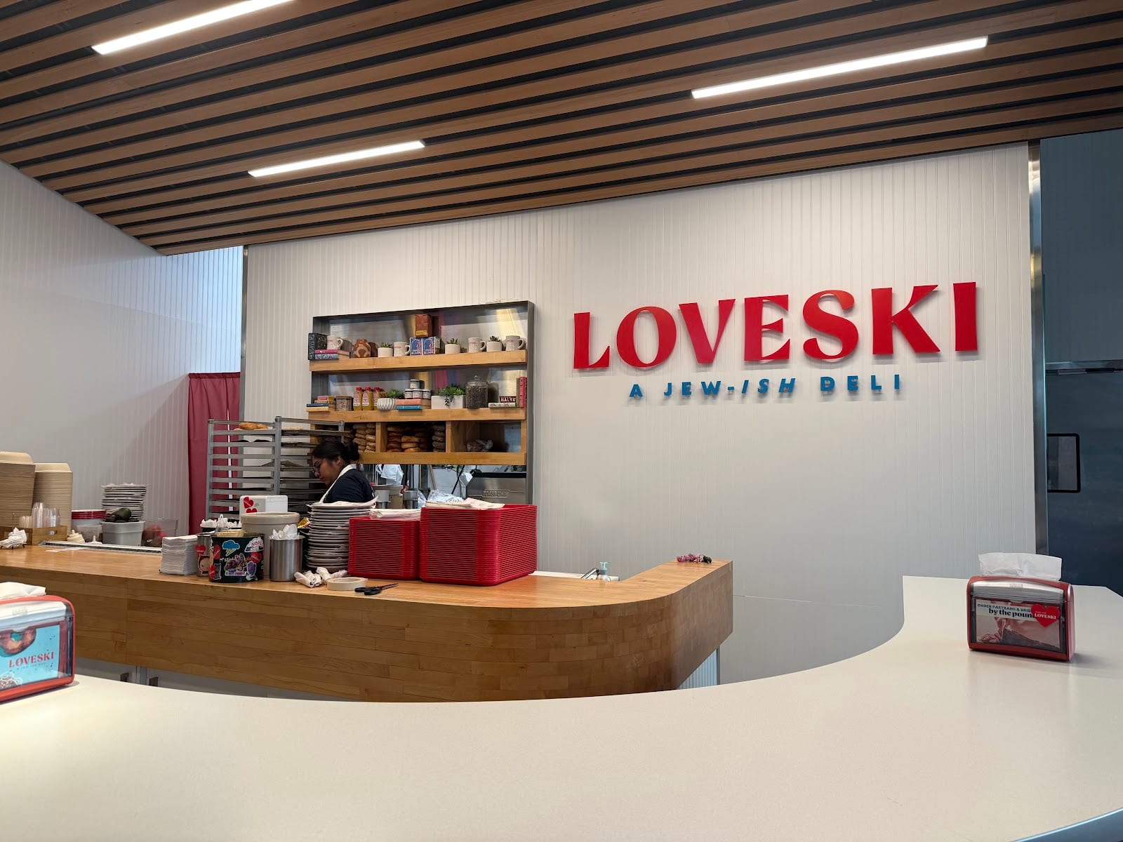 Loveski Deli, photo 3