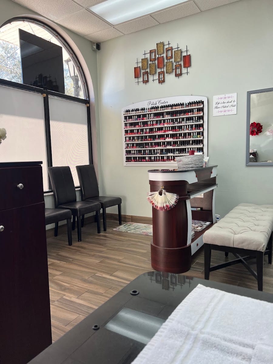 Tres Joli Nails & Spa