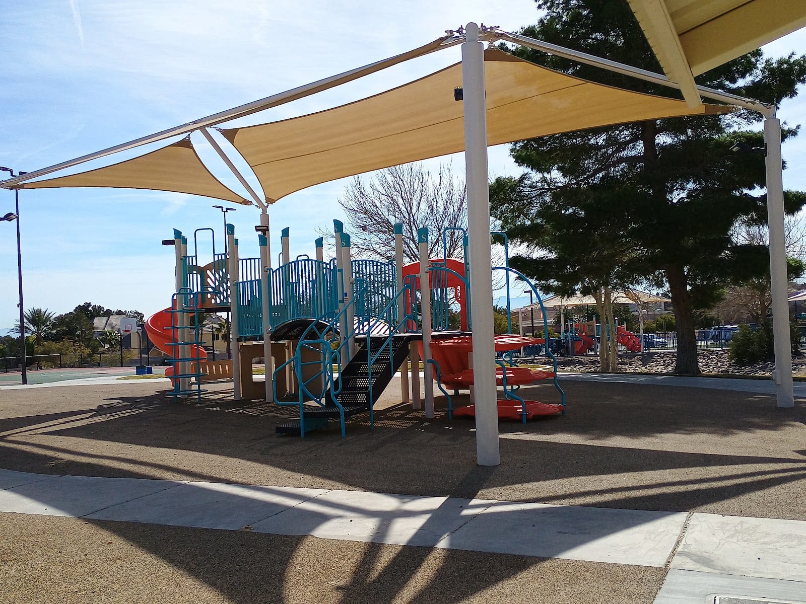 Playground, photo 3