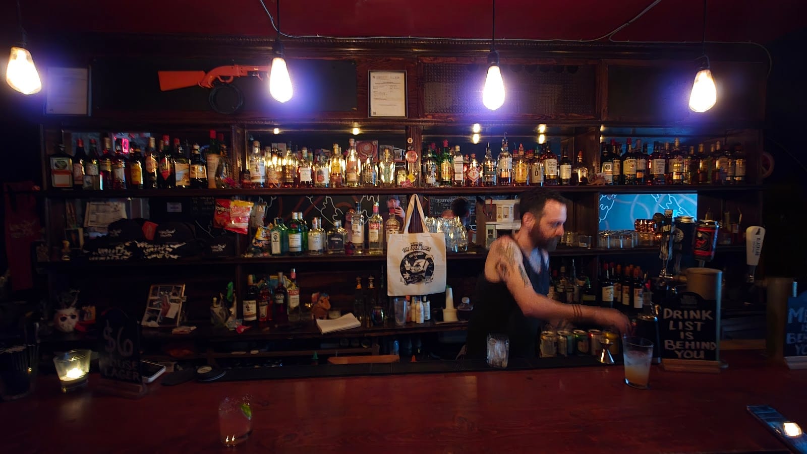 Wasted Youth Bar, photo 3