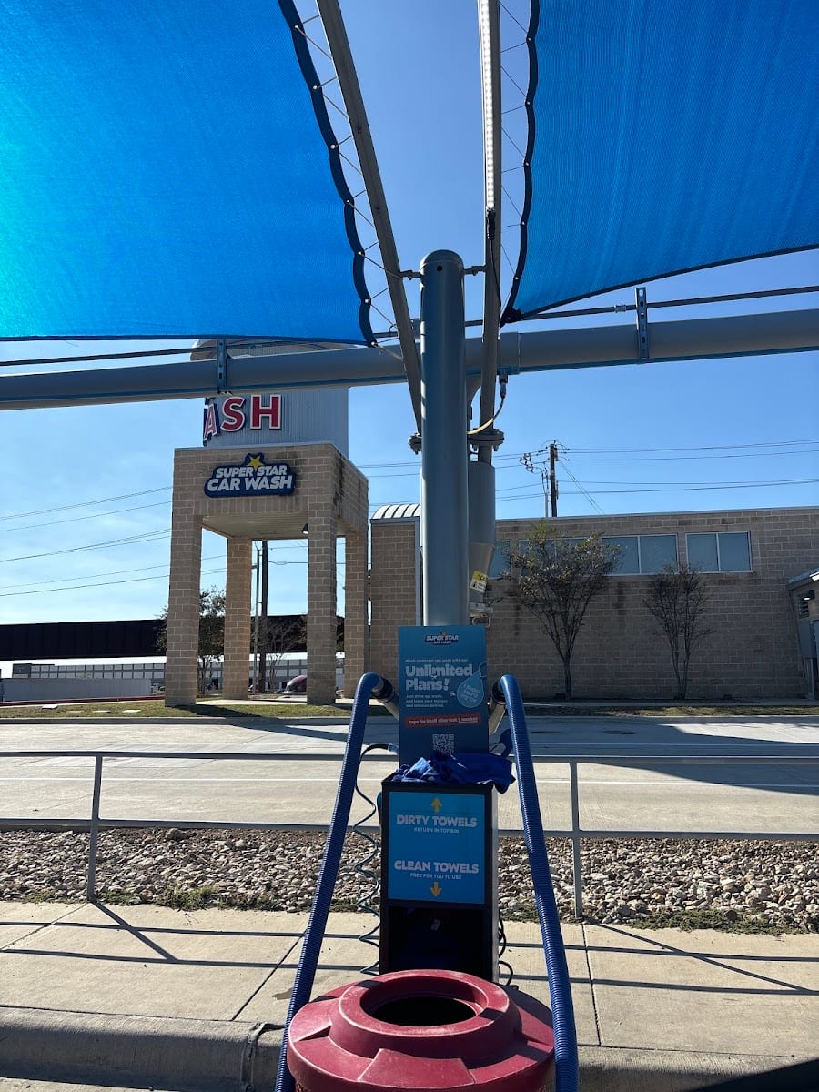 Super Star Car Wash - Mesa Dr & University Dr