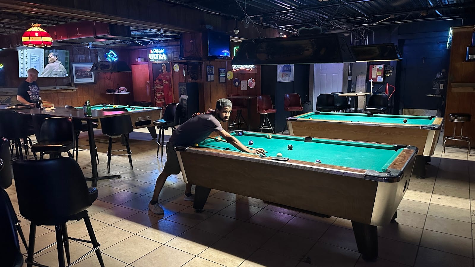 8-Ball Lounge, photo 3