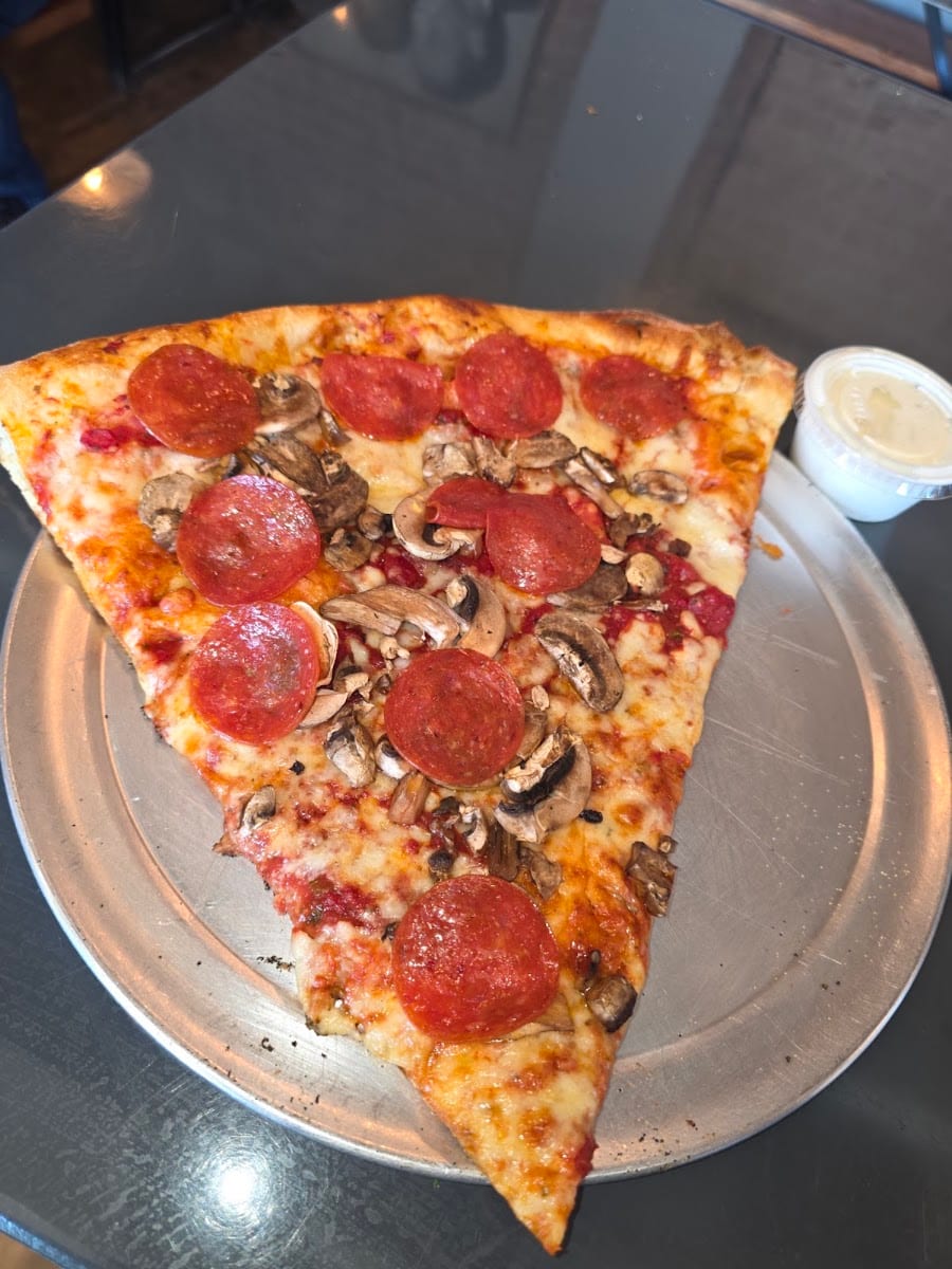 Upper Crust Pizza, photo 3