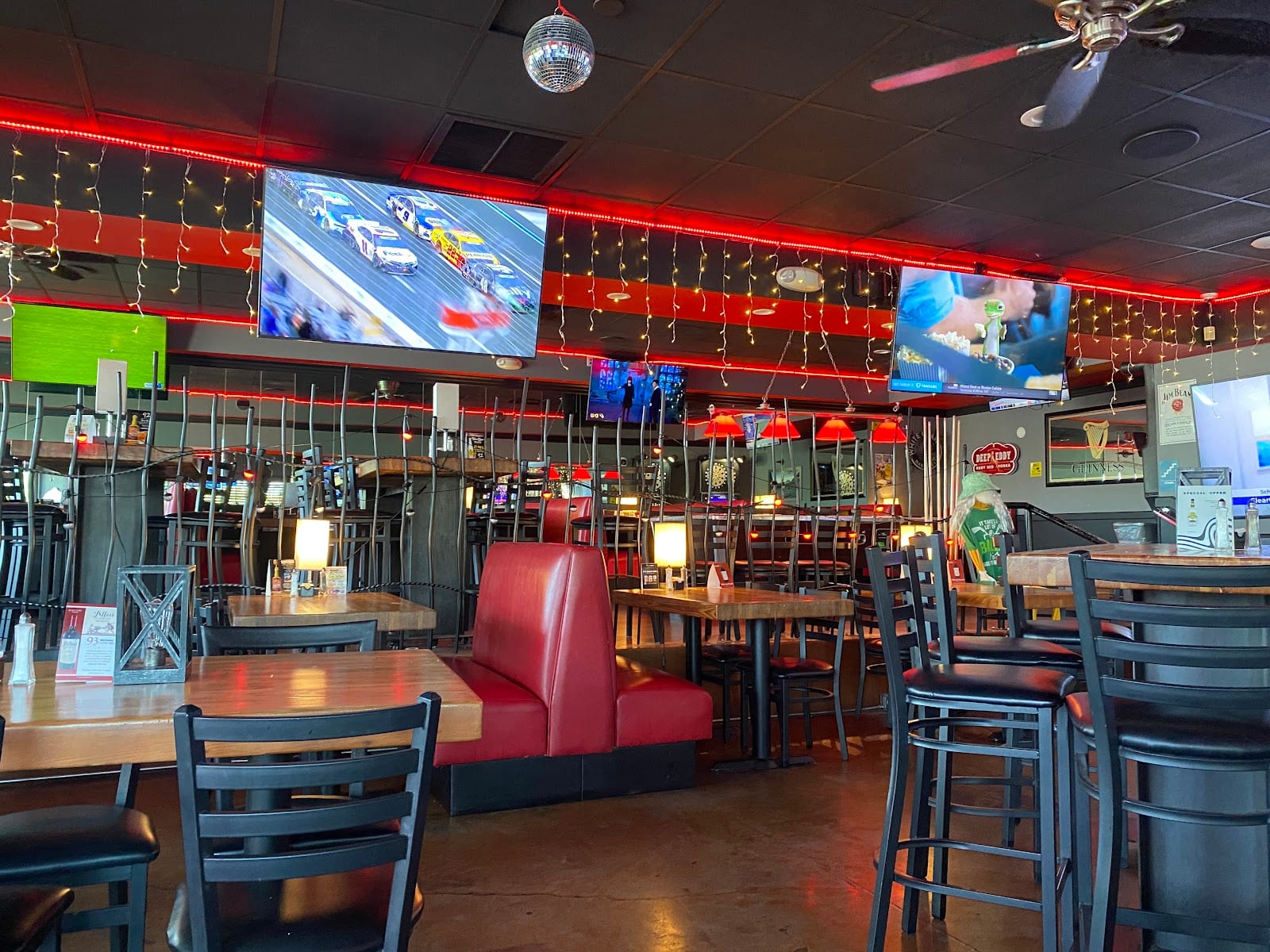 92 Drinks + Eats (aka 92nd Street Cafe & Bar), photo 4