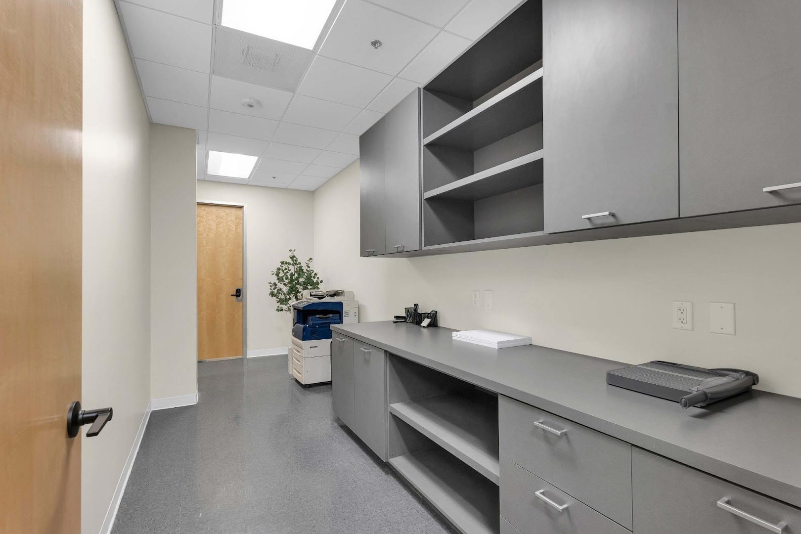 Regus Village Center Circle, photo 3