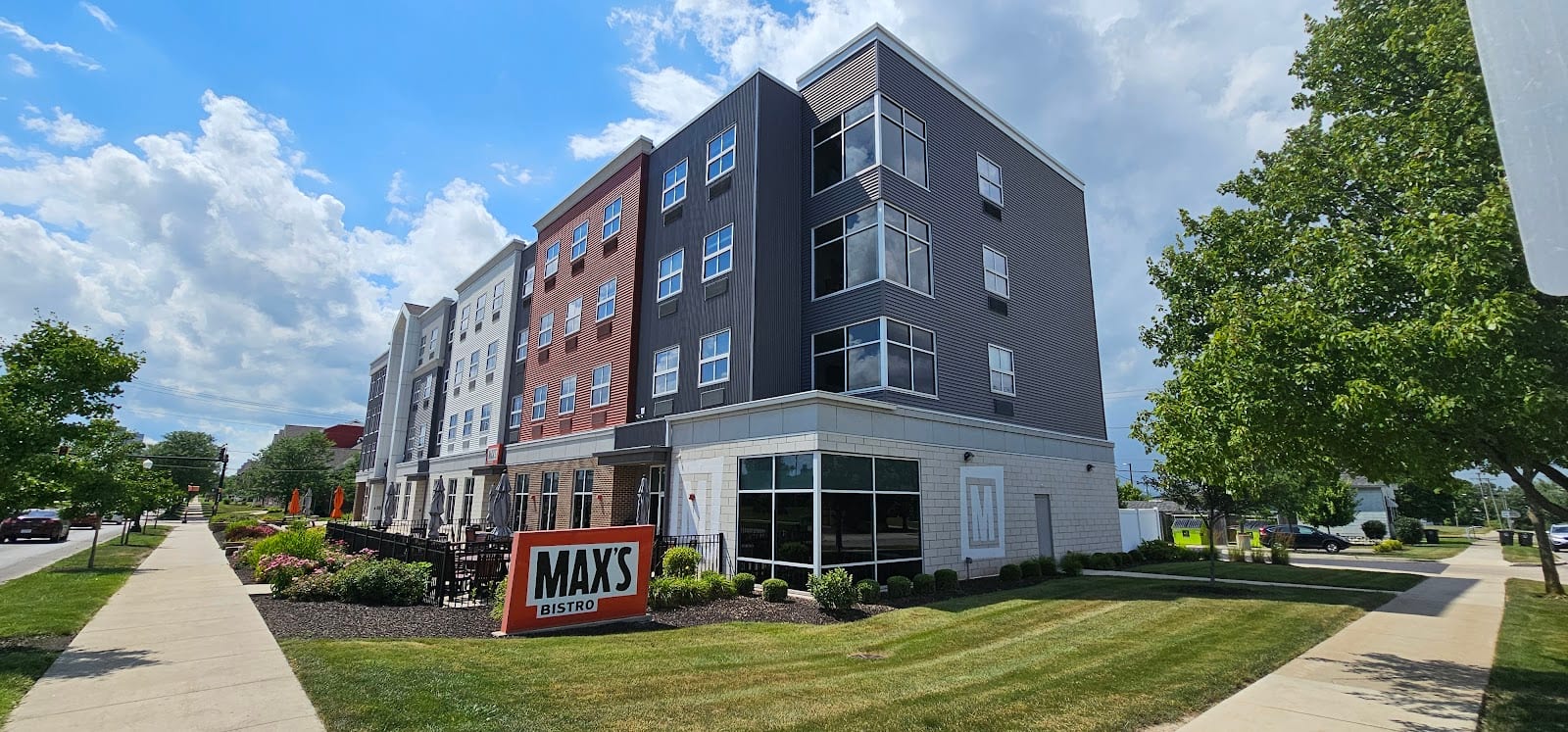 MAX'S BISTRO, photo 2