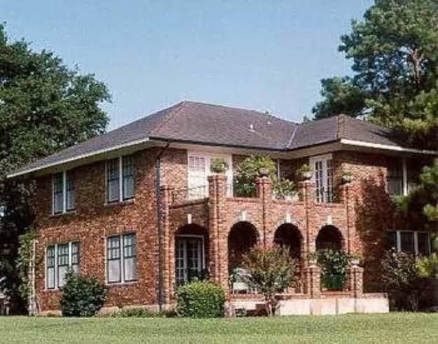 Main Street House