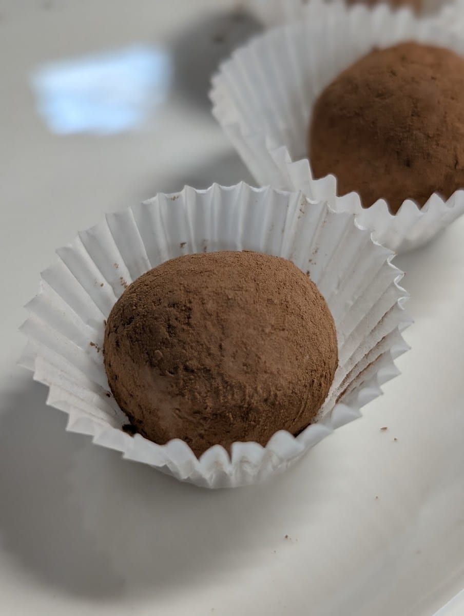 b Naked Chocolates