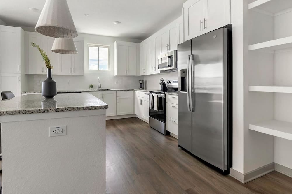 Landing | Beautiful 1BD, Gym, Clubhouse