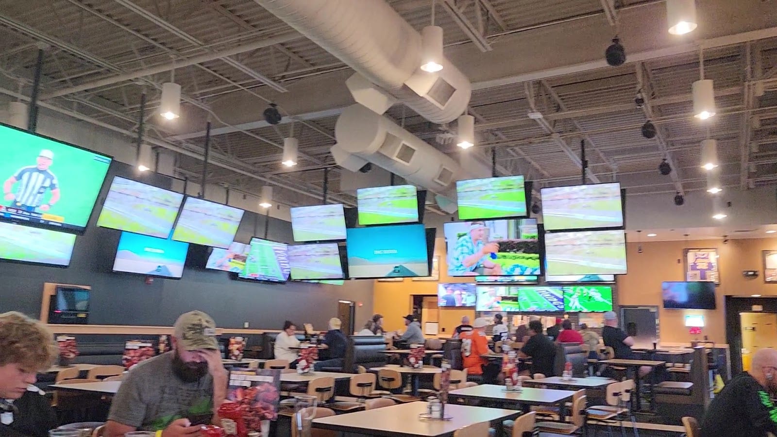 Buffalo Wild Wings, photo 3