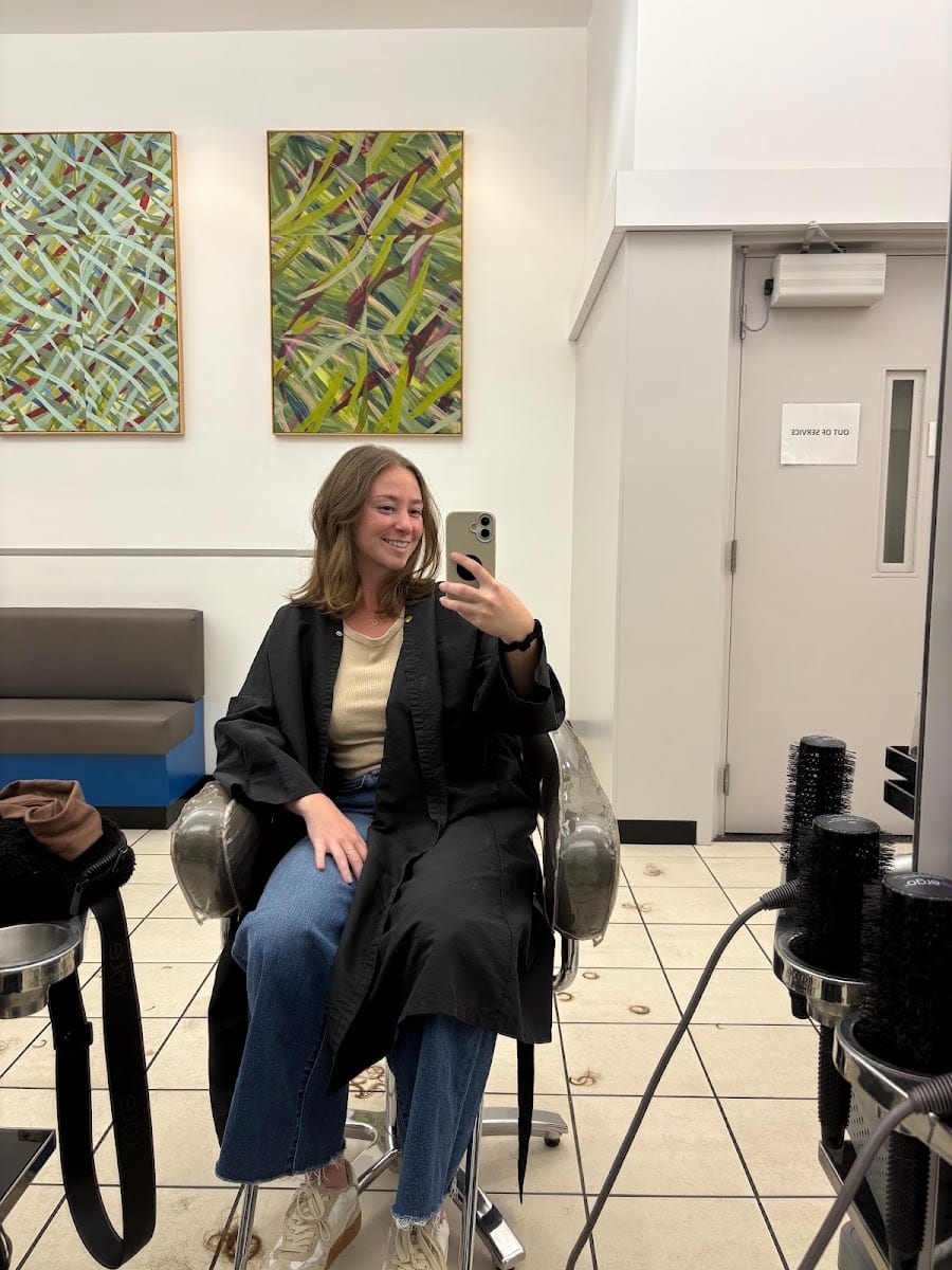 J.Roland Salon, photo 3