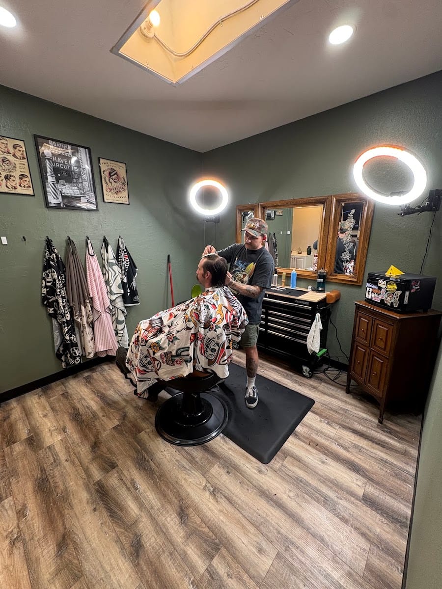 Loaded Dice Barbershop, photo 2