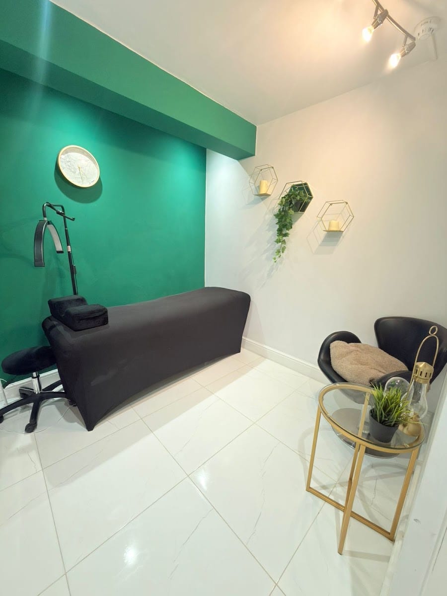 Salon Thirty Three, photo 4