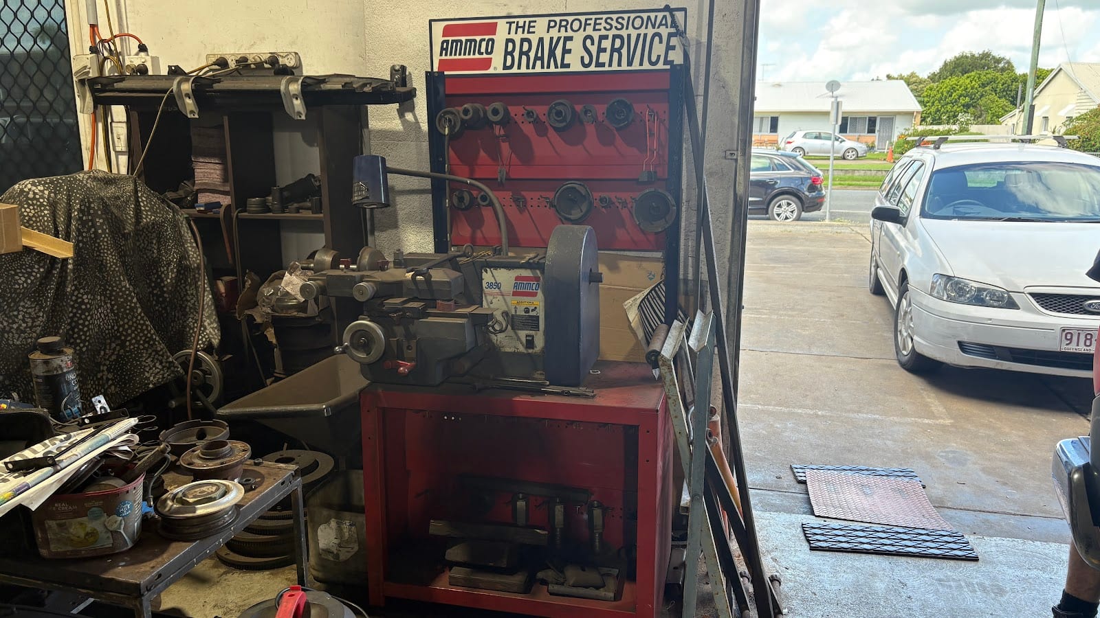 Dino's Mechanical, photo 3