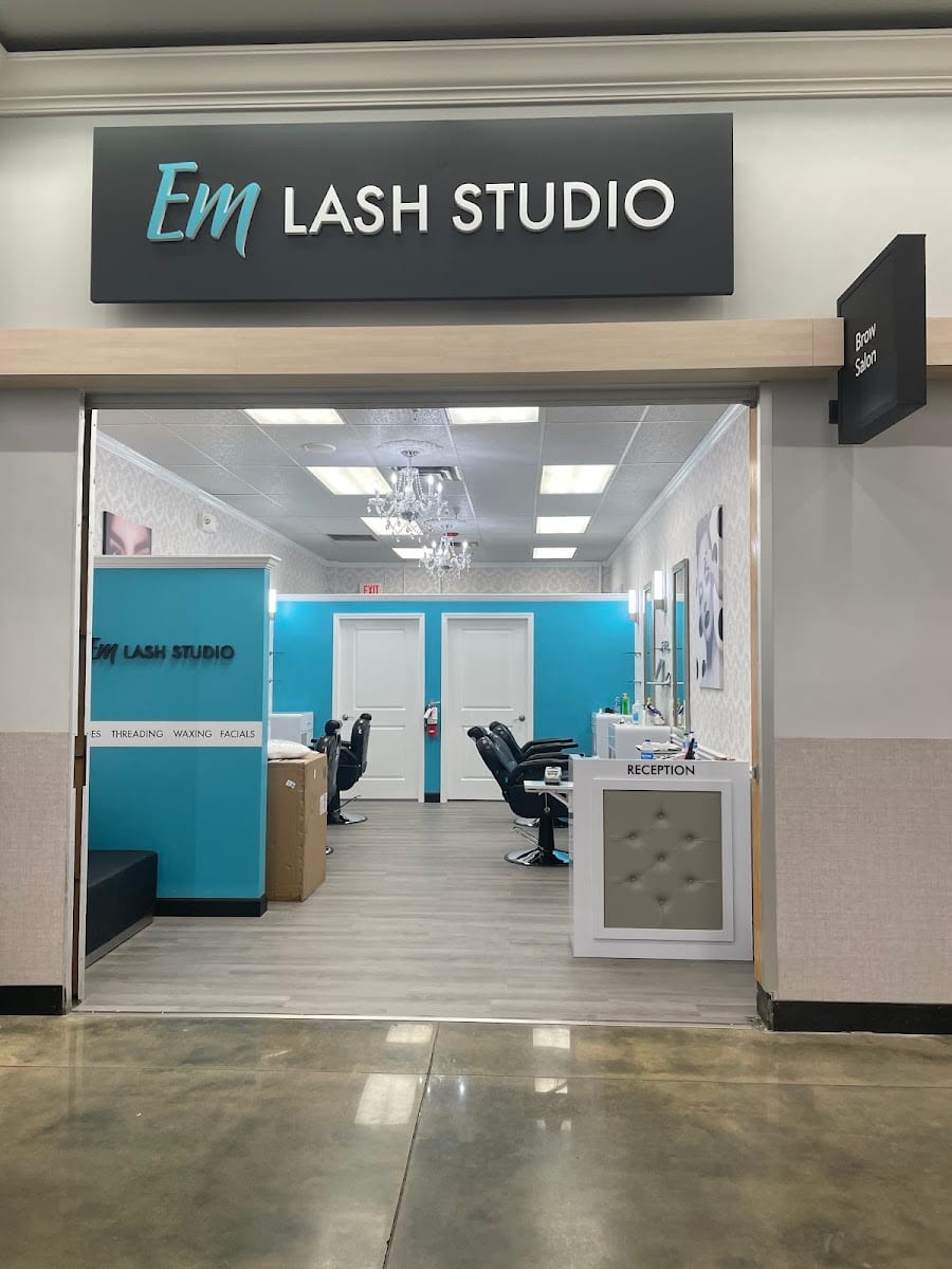 EM LASH STUDIO