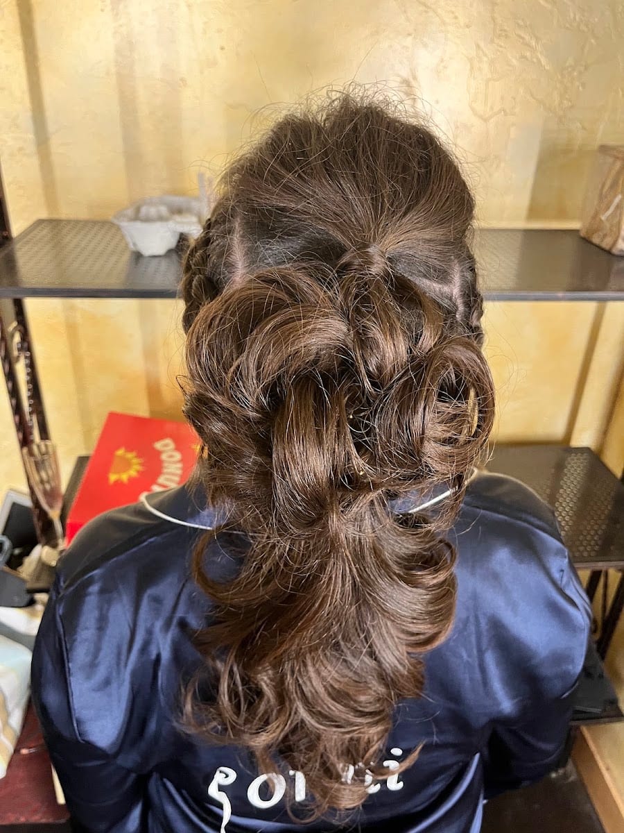 Amy Tilton Hair, photo 4