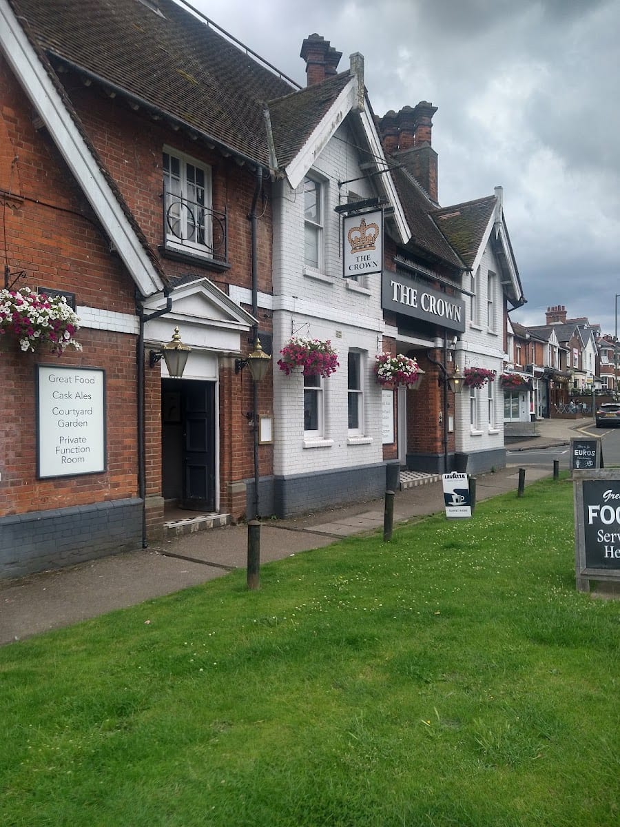The Crown, photo 4