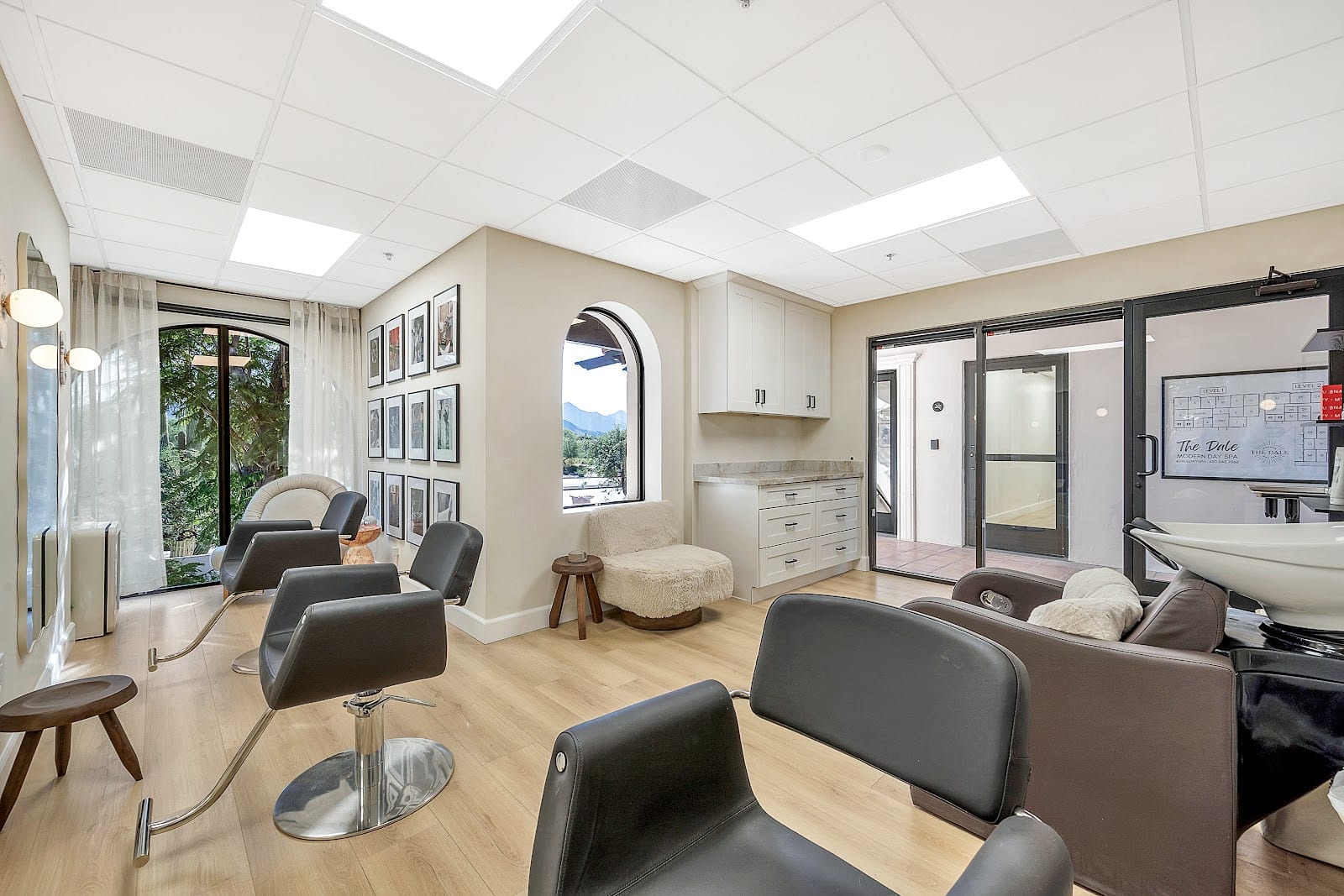 The Dale Modern Day Spa Beauty Suites - North Scottsdale