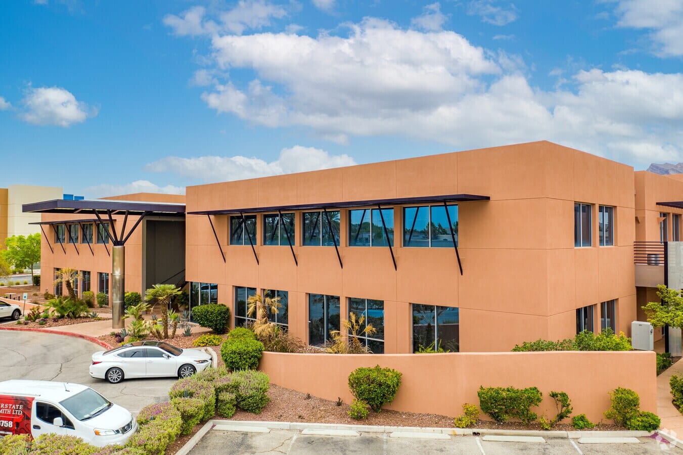 STATUS International Real Estate, photo 2
