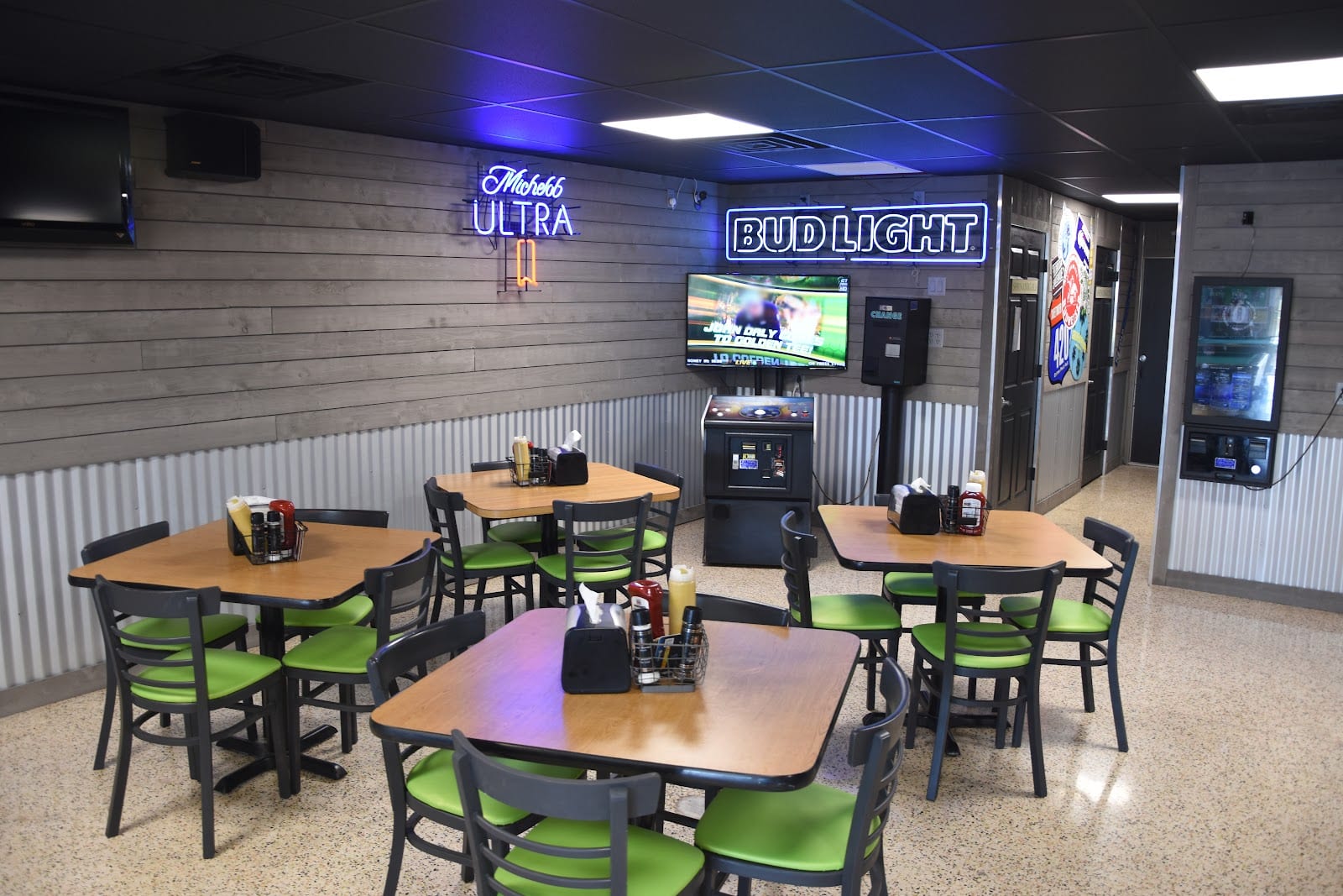 Shenanigan's Sports Bar LLC, photo 2